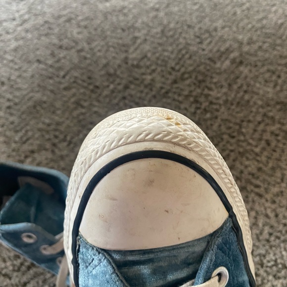 Velvet Converse - Picture 7 of 8